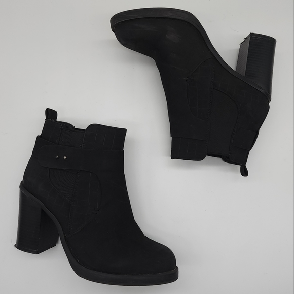 Aus 9 Therapy Black Faux Suede Snake Emboss Heeled Boot - Picture 5 of 16